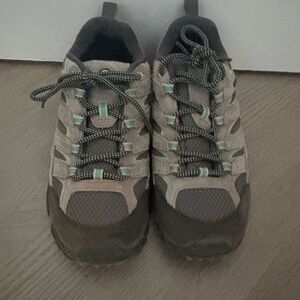 Women’s Merrell Moab 2 hiking boots